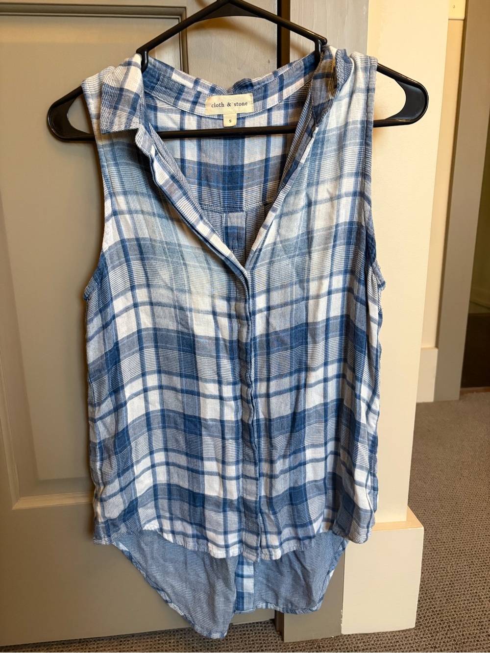 cloth & stone Blue and White Plaid Sleeveless Button Front Tank